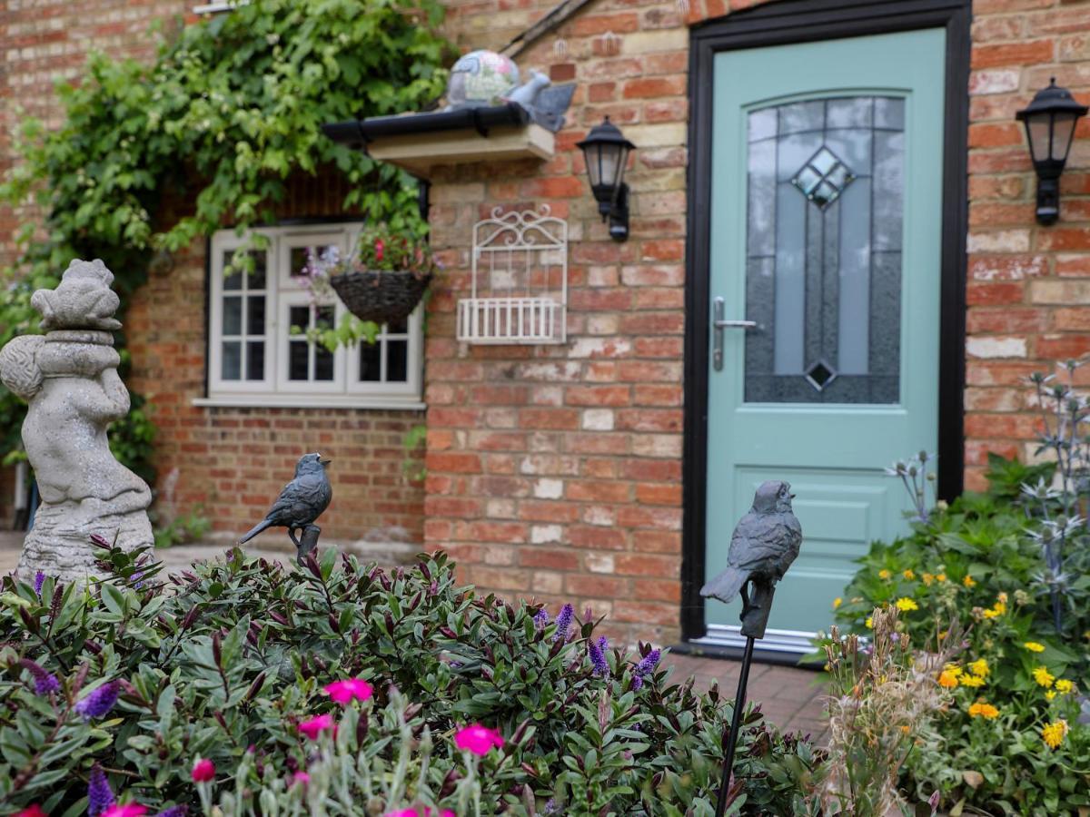 Woodleys Cottage Woburn Sands Exterior foto
